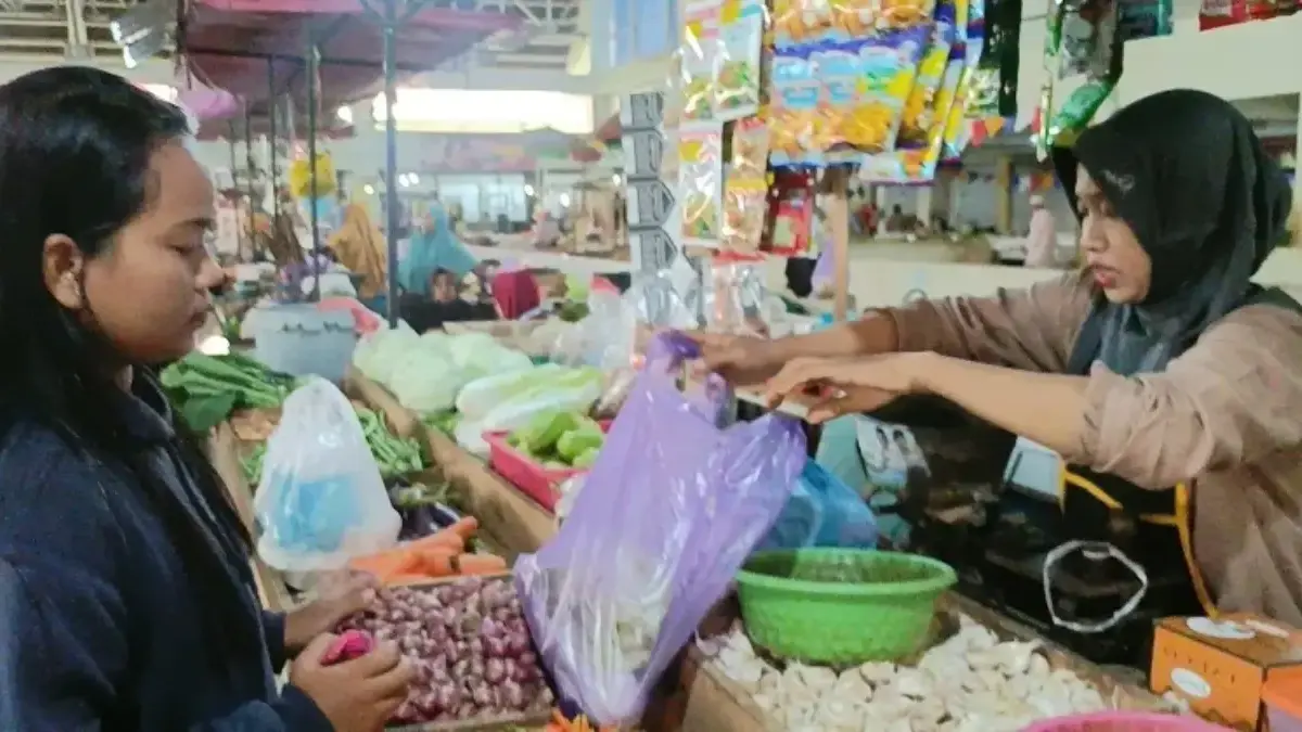 Harga Cabai dan Tomat di Batang Terjun Bebas Usai Lebaran 2026, Emak-emak Senang