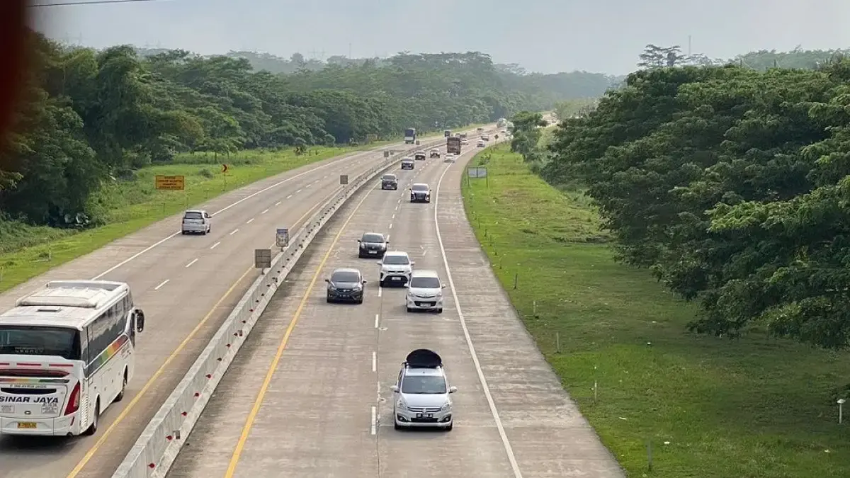 Hari Pertama Mudik Lebaran 2026, Tembus 30 Ribu Kendaraan Lintas Tol Batang-Semarang