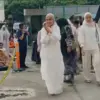 Jemaah Salat Idulfitri Meluber ke Pantura, Bupati Kendal Berbaur di Masjid Agung Sampaikan Maaf