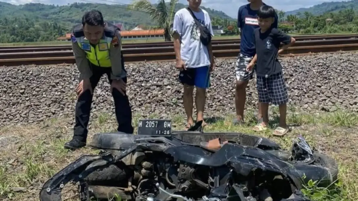 Kecelakaan Maut Weleri, Pejabat Disnakertrans Jateng Tewas Tertabrak KA Harina