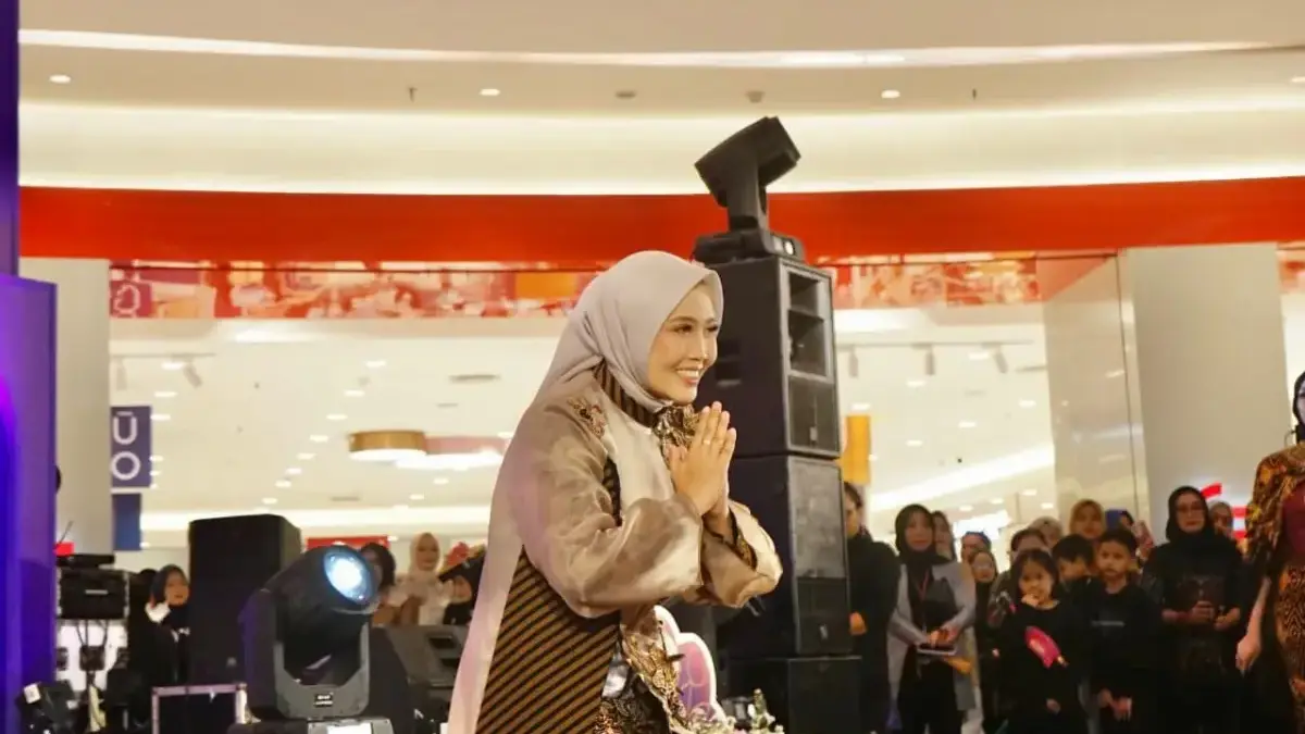 Memukau di D’Modifest 2026, Batik Rifaiyah Batang Rancangan Wulan Velea Siap Tembus Pasar Nasional Memukau di D’Modifest 2026, Batik Rifaiyah Batang Rancangan Wulan Velea Siap Tembus Pasar Nasional