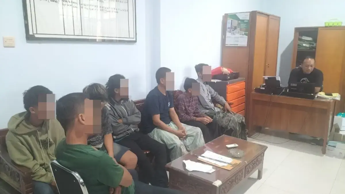 Nekat Nyalakan Mercon di Sawah, 3 Remaja Asal Buaran Diangkut Polsek Kedungwuni, Orang Tua Ikut Dipanggil Nekat Nyalakan Mercon di Sawah, 3 Remaja Asal Buaran Diangkut Polsek Kedungwuni, Orang Tua Ikut Dipanggil