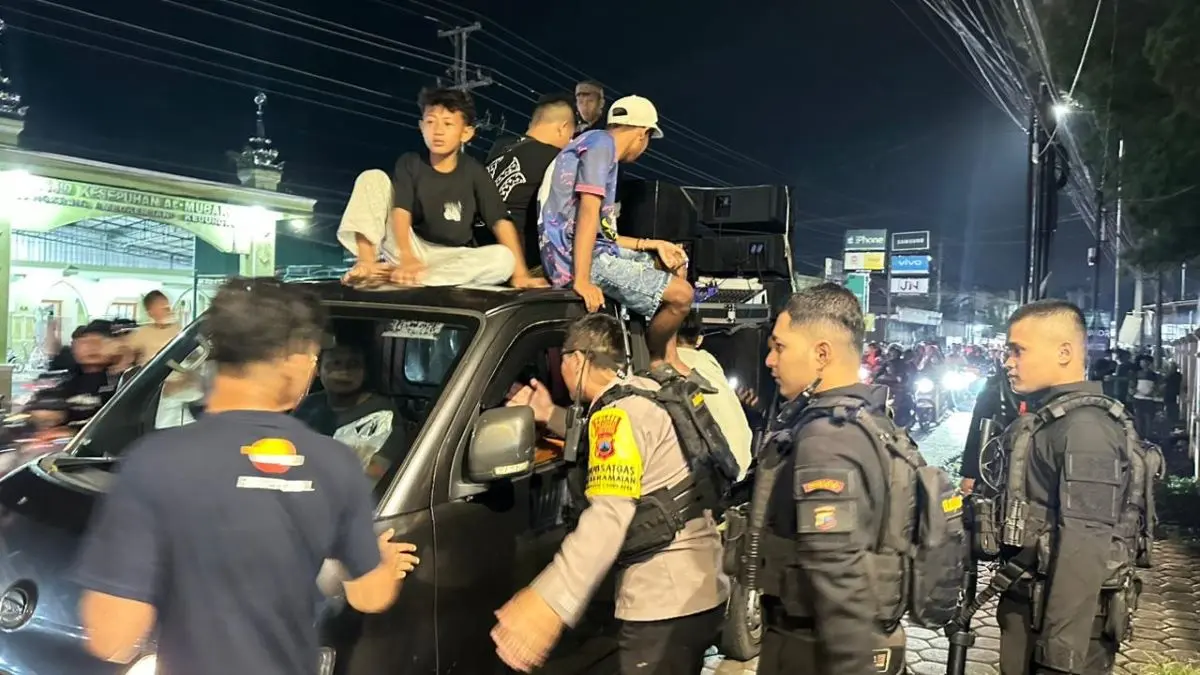 Niat Takbiran Malah Putar Dangdut, Polisi Halau Truk Sound Horeg di Pekalongan