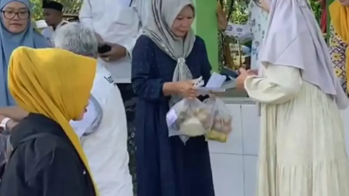 Unik! Pengajian di Kendal Bagi-bagi 200 Paket Sayur Gratis, Strategi Muhammadiyah Bangun Ketahanan Pangan Unik! Pengajian di Kendal Bagi-bagi 200 Paket Sayur Gratis, Strategi Muhammadiyah Bangun Ketahanan Pangan