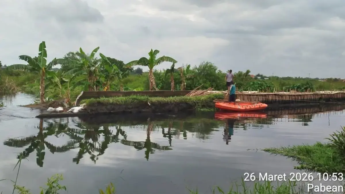 Waspada Banjir! Tanggul Kali Bremi Pekalongan Jebol 15 Meter, DPUPR Siagakan 6 Pompa Darurat Waspada Banjir! Tanggul Kali Bremi Pekalongan Jebol 15 Meter, DPUPR Siagakan 6 Pompa Darurat
