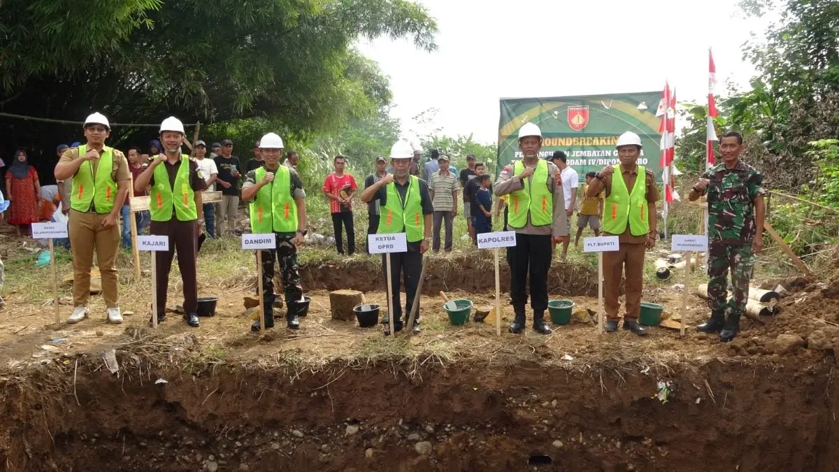 Akses Sempat Putus, Kodim Pekalongan Bangun 3 Jembatan Gantung untuk Dorong Ekonomi Warga