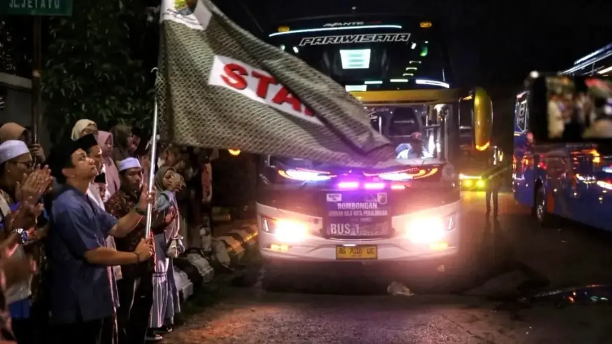 Bikin Haru! 343 Jemaah Haji Pekalongan Kloter 14 & 15 Resmi Berangkat ke Tanah Suci