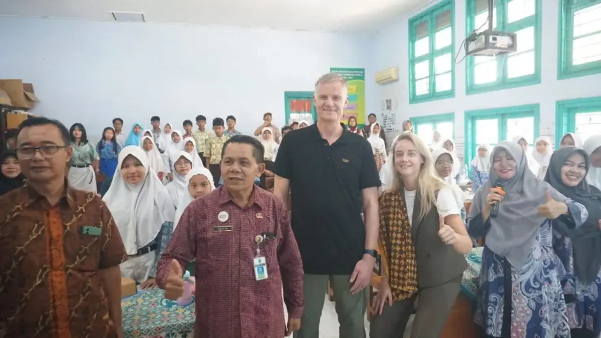 Cegah Banjir! Program Blue Deal Ajak Pelajar Pekalongan Jaga Lingkungan Sejak Dini Cegah Banjir! Program Blue Deal Ajak Pelajar Pekalongan Jaga Lingkungan Sejak Dini