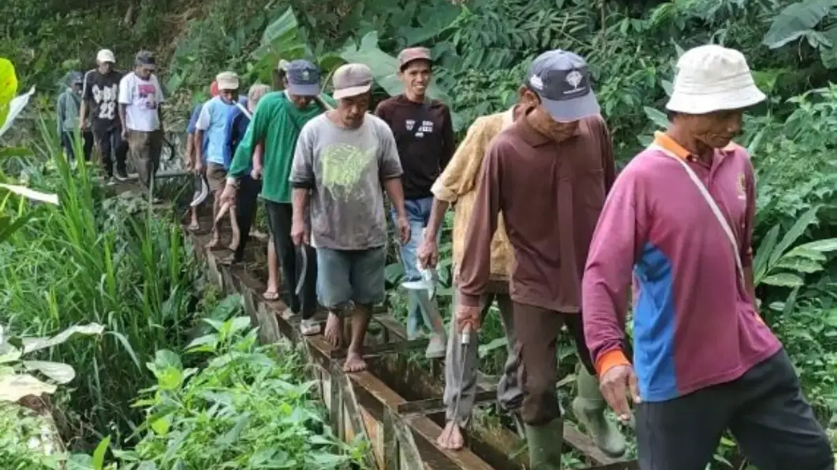Cegah Gagal Panen Imbas Longsor, Petani Gondoharum Kendal Rawat Irigasi Lewat Tradisi Dawuhan Cegah Gagal Panen Imbas Longsor, Petani Gondoharum Kendal Rawat Irigasi Lewat Tradisi Dawuhan