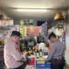 Cegah Penyakit Masyarakat, Polres Pekalongan Sita Belasan Botol Miras di Kafe Gejlik Kajen