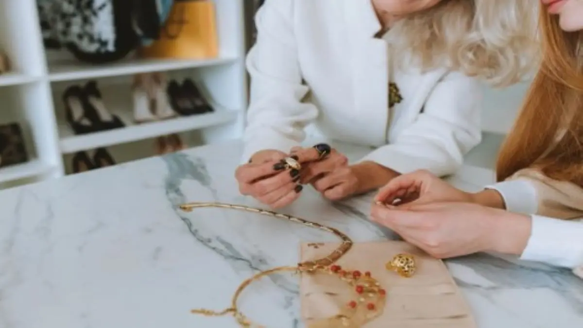 Harga Emas Perhiasan Hari Ini Senin 13 April 2026 Stabil Lagi? Tapi Segini Selisihnya! harga emas perhiasan hari ini Senin 13 April 2026