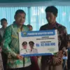 BPJS ketenagakerjaan Cabang Batang menyerahkan santunan klaim kematian.
