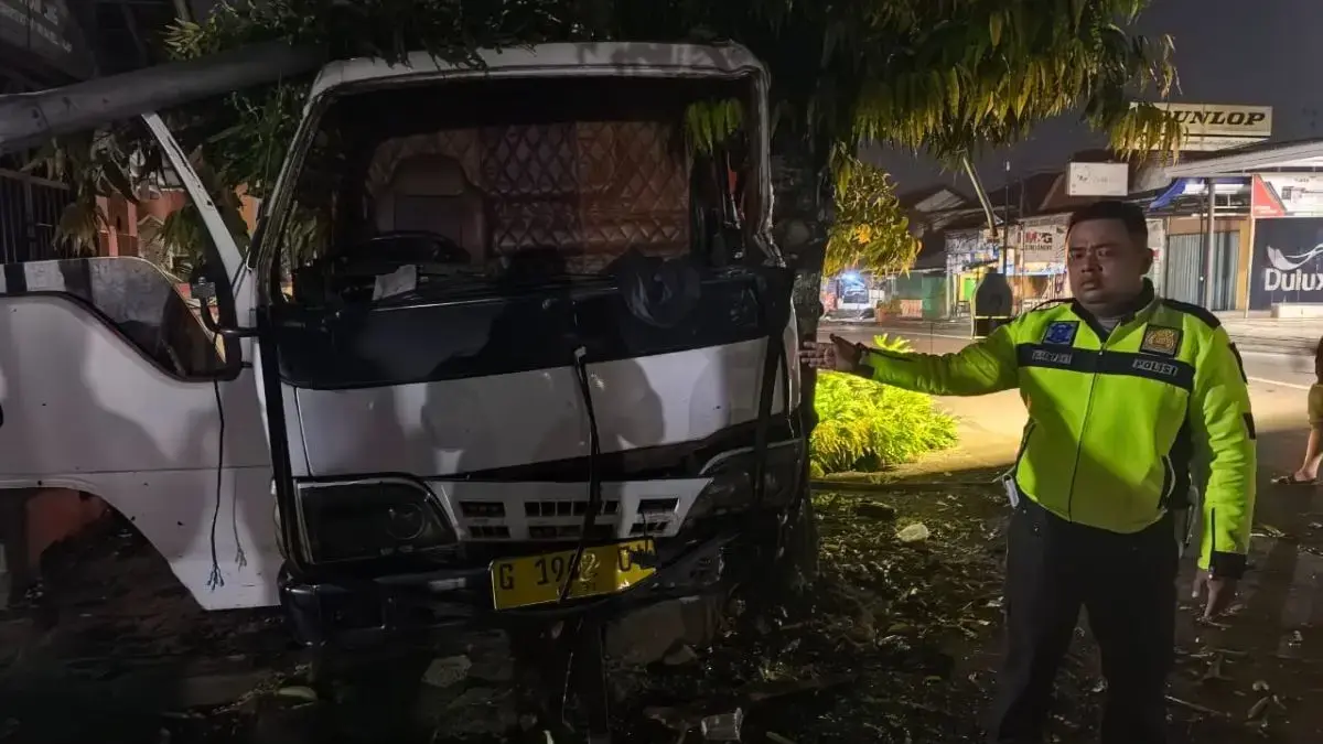 Kecelakaan Maut di Kajen Pekalongan Gagal Menyalip, Truk Tabrak Pemuda hingga Tewas