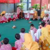 Menggemaskan! Puluhan Anak TK Serbu Guest House, Bunda PAUD Pekalongan Ajarkan Adab Bertamu