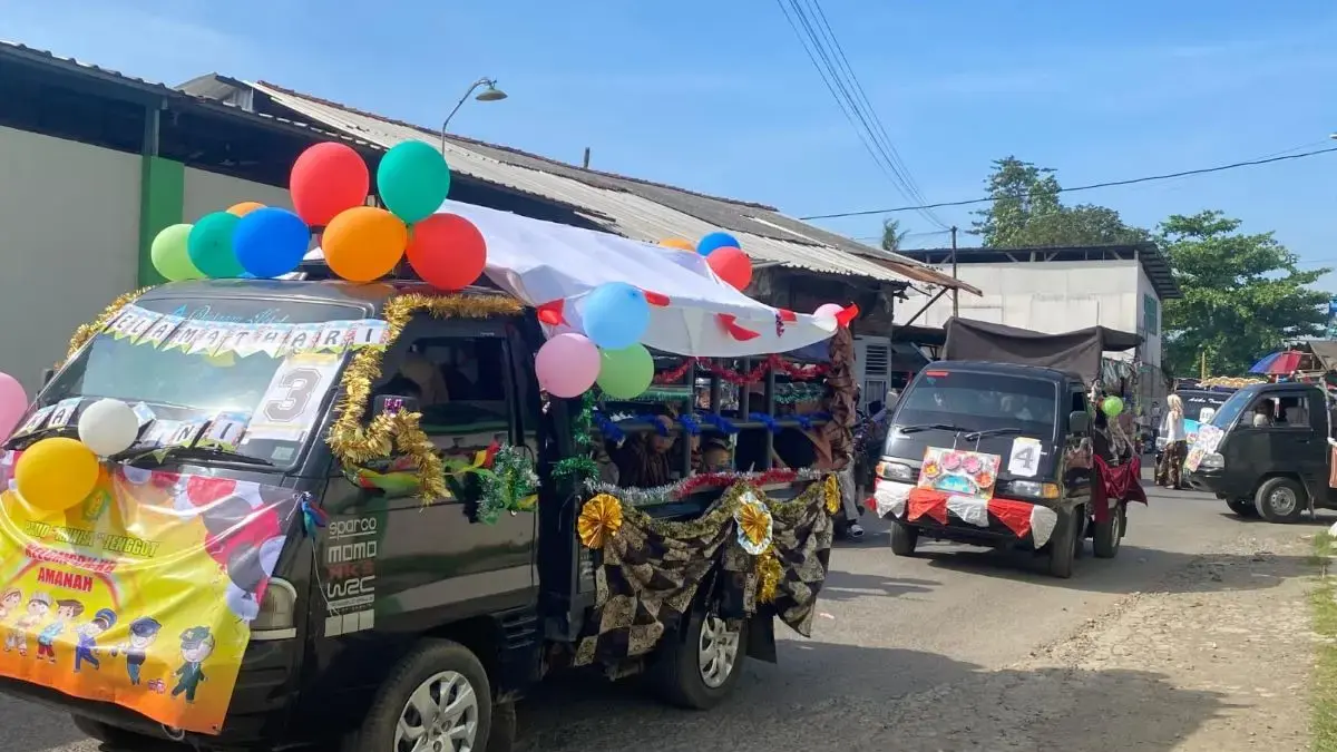 Meriahkan Hari Kartini, Ratusan Siswa PAUD Annisa Pekalongan Gelar Karnaval Mobil Hias