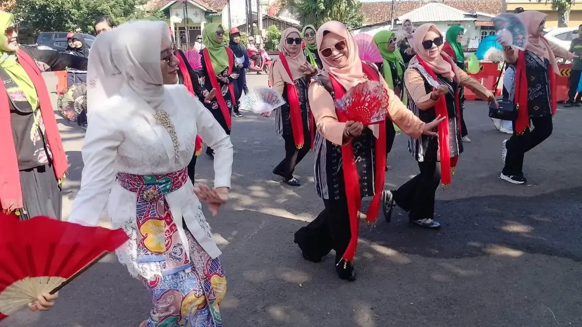 Pecah! Istri Wabup Kendal Pimpin Ratusan Pelajar & ASN Menari Massal Rayakan Hari Tari Dunia 2026