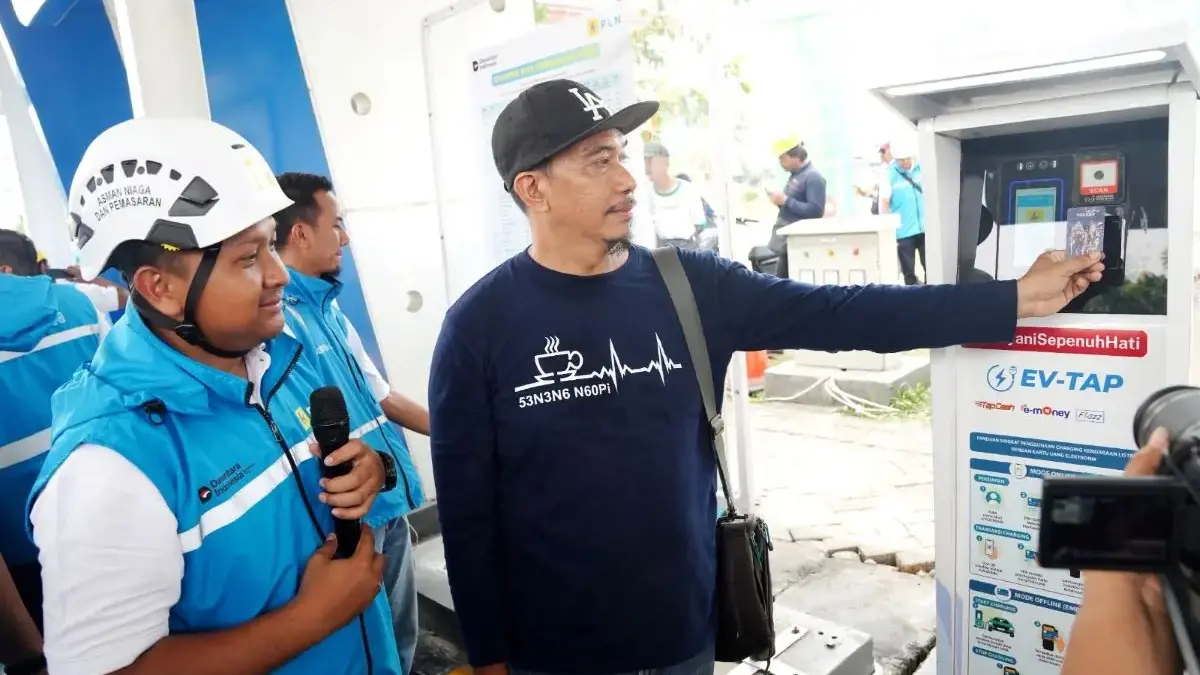 Pengguna Mobil Listrik Melonjak Saat Mudik, SPKLU Rest Area KM 379 A Batang Jadi Primadona Pengguna Mobil Listrik Melonjak Saat Mudik, SPKLU Rest Area KM 379 A Batang Jadi Primadona