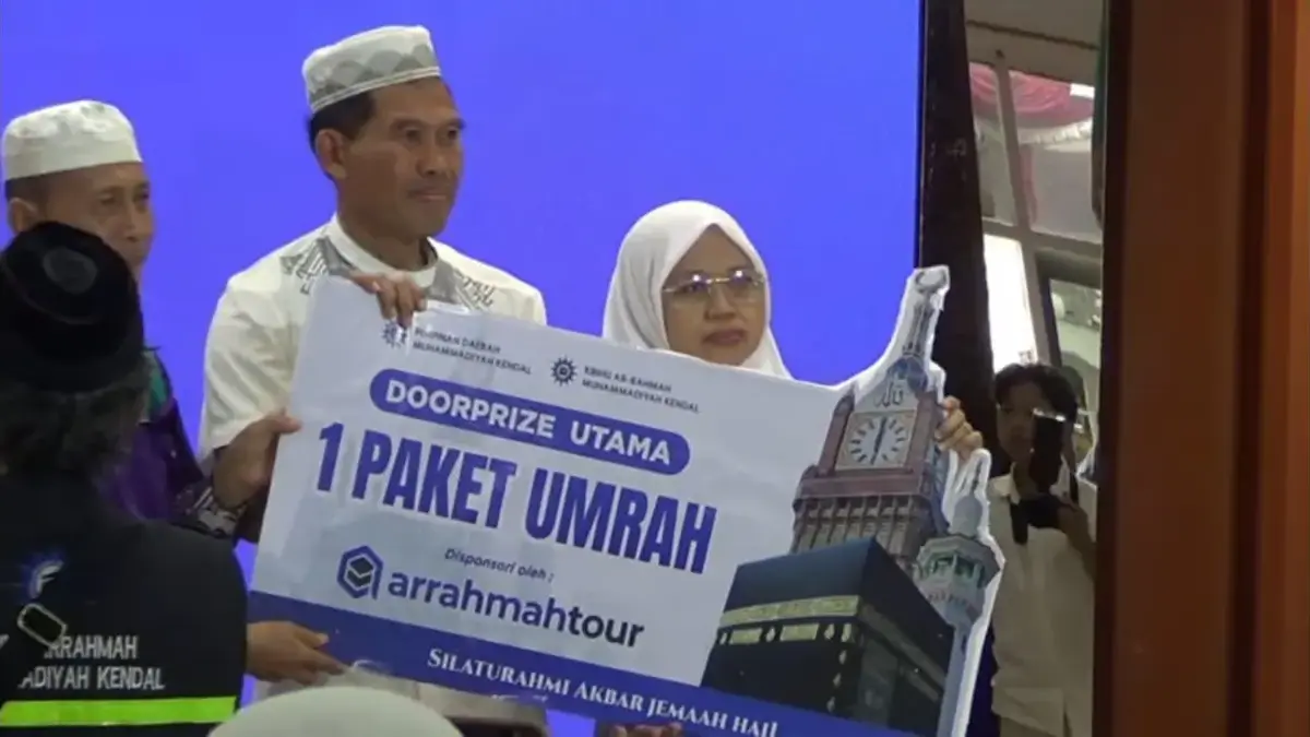 Rezeki Nomplok! Rida Nuryati Menang Undian Umrah Gratis Arrahmah Tour Kendal, Merasa Seperti Mimpi Rezeki Nomplok! Rida Nuryati Menang Undian Umrah Gratis Arrahmah Tour Kendal, Merasa Seperti Mimpi