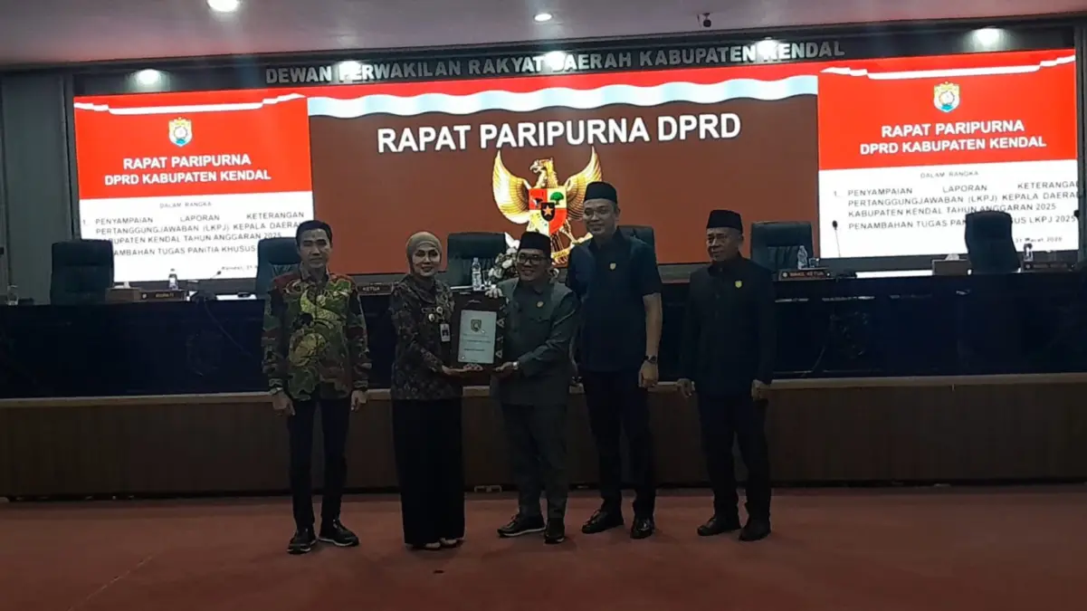 Tertinggi di Jateng! Ekonomi Kendal Meroket 7,99 Persen Sepanjang 2025, Kemiskinan Turun Drastis Tertinggi di Jateng! Ekonomi Kendal Meroket 7,99 Persen Sepanjang 2025, Kemiskinan Turun Drastis