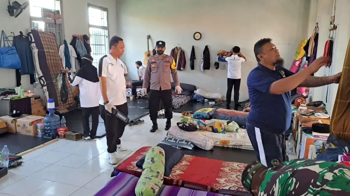 Wujudkan Zero Halinar, Lapas Pekalongan Gelar Razia Blok Hunian dan Tes Urine Warga Binaan Wujudkan Zero Halinar, Lapas Pekalongan Gelar Razia Blok Hunian dan Tes Urine Warga Binaan