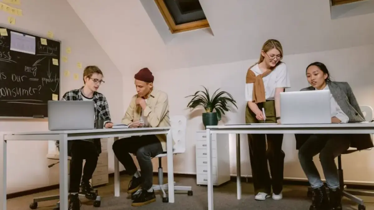 Ramalan Karier Zodiak 1 Mei 2026