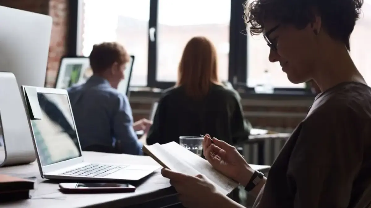 Ramalan Karier Zodiak Besok 29 April 2026