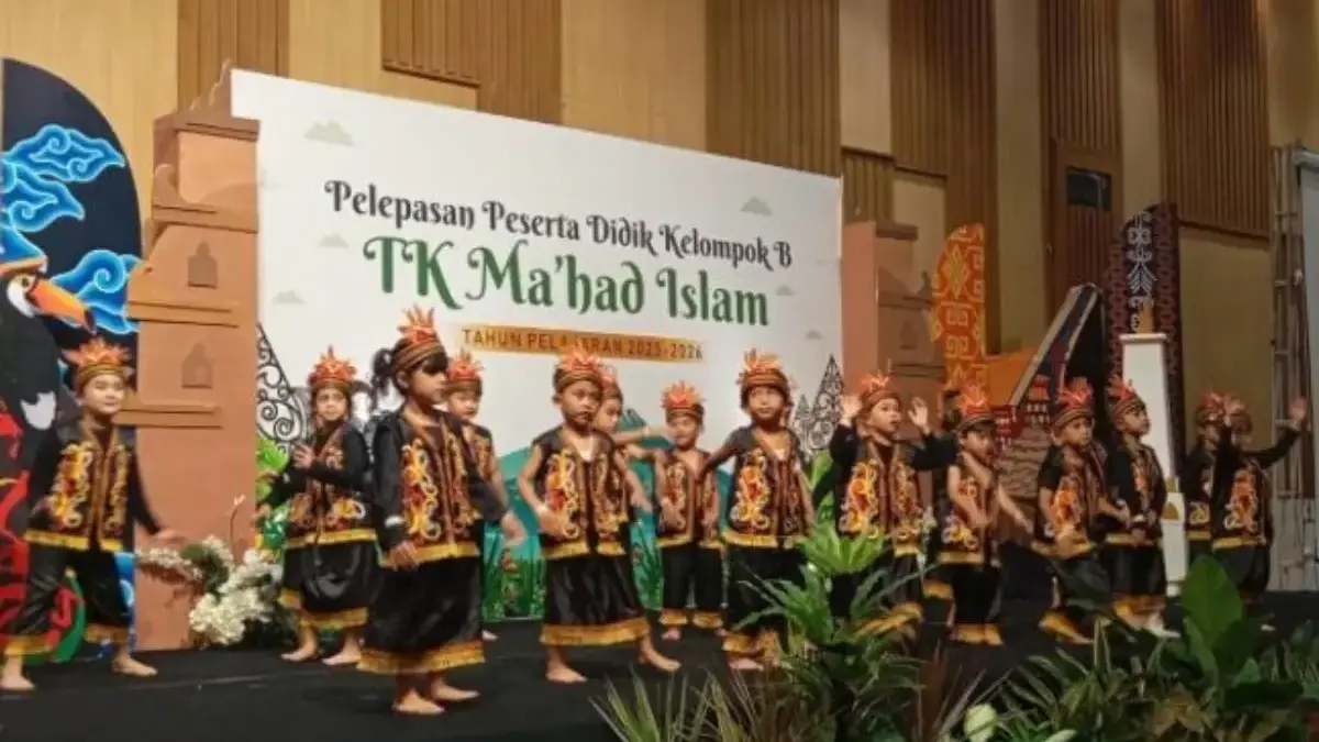 Bentuk Karakter dan Adab Digital Anak, TK Ma\'had Islam Pekalongan Luluskan 68 Siswa