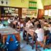 Lewat Inovasi Bakul Seblak, Guru SDN Kuripan Lor 01 Pekalongan Sukses Bebaskan Siswa dari Buta Huruf