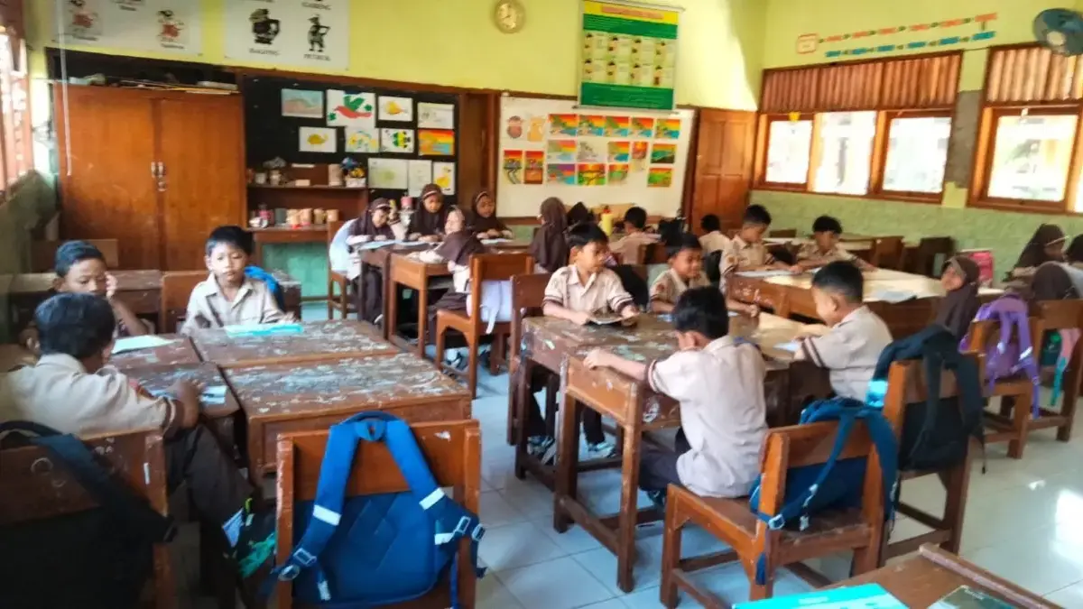 Lewat Inovasi Bakul Seblak, Guru SDN Kuripan Lor 01 Pekalongan Sukses Bebaskan Siswa dari Buta Huruf Lewat Inovasi Bakul Seblak, Guru SDN Kuripan Lor 01 Pekalongan Sukses Bebaskan Siswa dari Buta Huruf