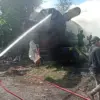 Ngeri! Cerobong Bekas di Atas Truk Terbakar Saat Dilas, Pekerja Bengkel di Kaliwungu Panik