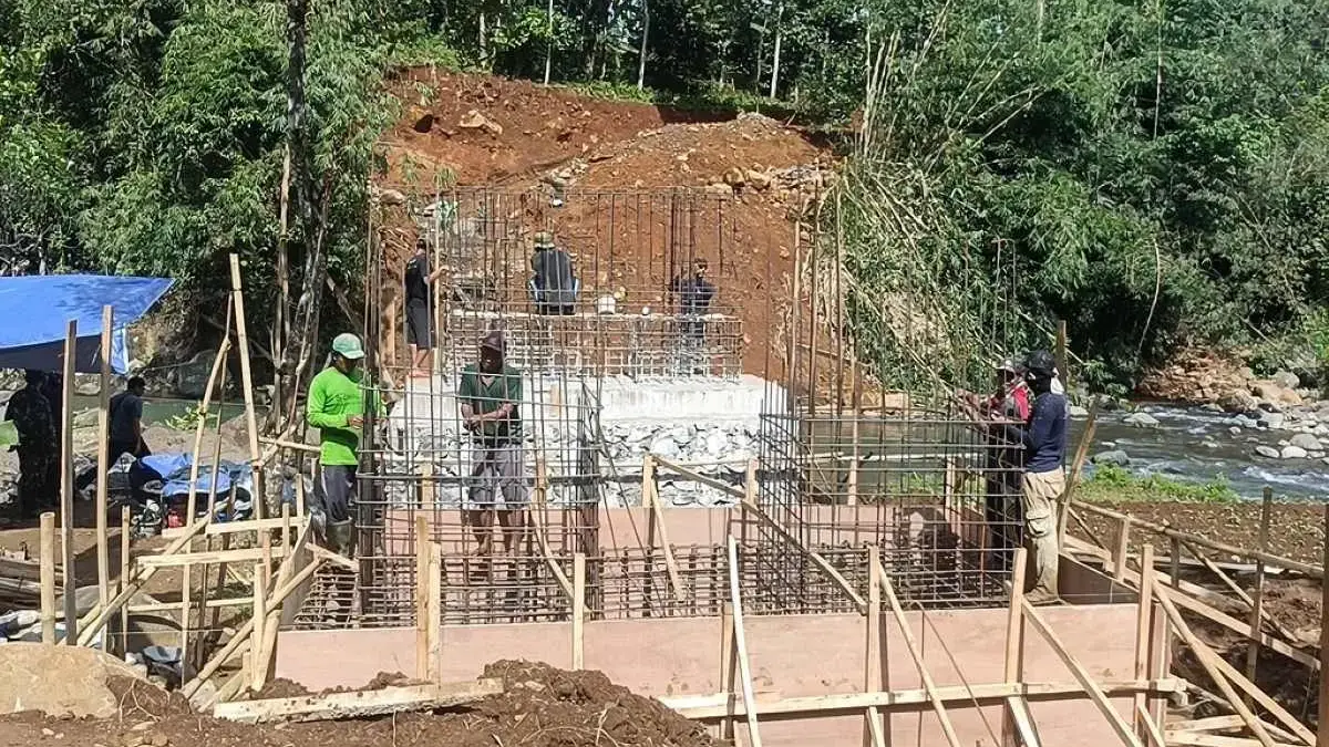 Pangkas Akses 3 Jam, Progres Pembangunan Jembatan Garuda di Tambahrejo Batang Capai 57 Persen