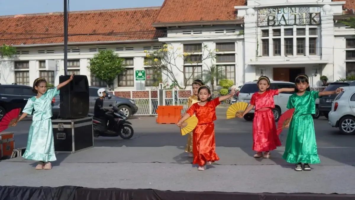 Peringati Hari Tari Dunia ke-44, Penari Pekalongan Gelar Maraton 10 Jam Menari Nonstop