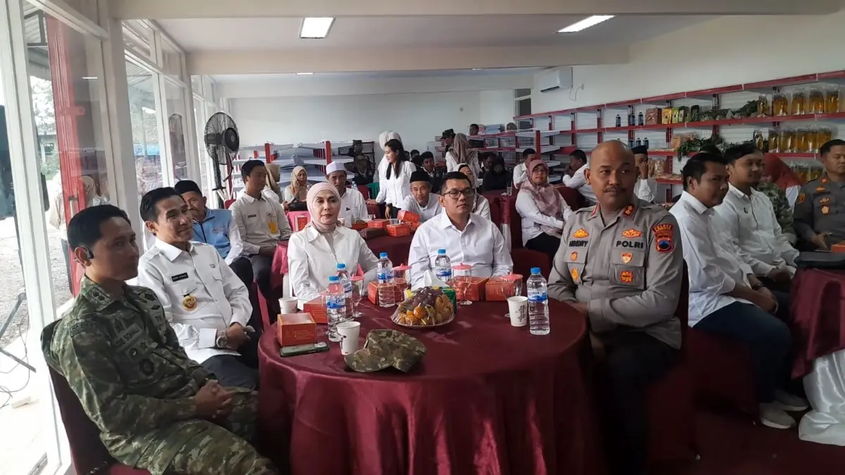 Presiden Prabowo Resmikan KDKMP Nasional, Bupati Kendal Pastikan Lahan Pembangunan Bebas LP2B Presiden Prabowo Resmikan KDKMP Nasional, Bupati Kendal Pastikan Lahan Pembangunan Bebas LP2B