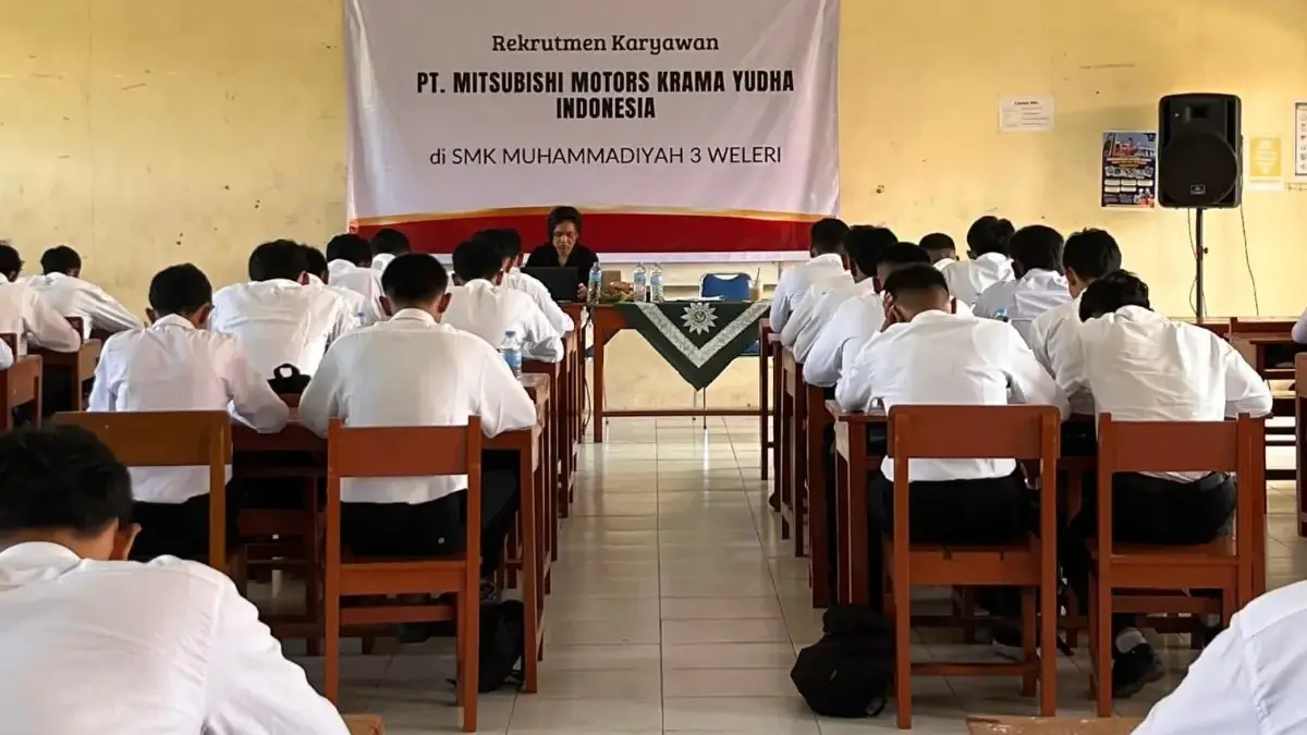 Sasar Industri Otomotif, Ratusan Alumnus Berebut Peluang Kerja MMKI di SMK Muhammadiyah 3 Weleri Kendal Sasar Industri Otomotif, Ratusan Alumnus Berebut Peluang Kerja MMKI di SMK Muhammadiyah 3 Weleri Kendal
