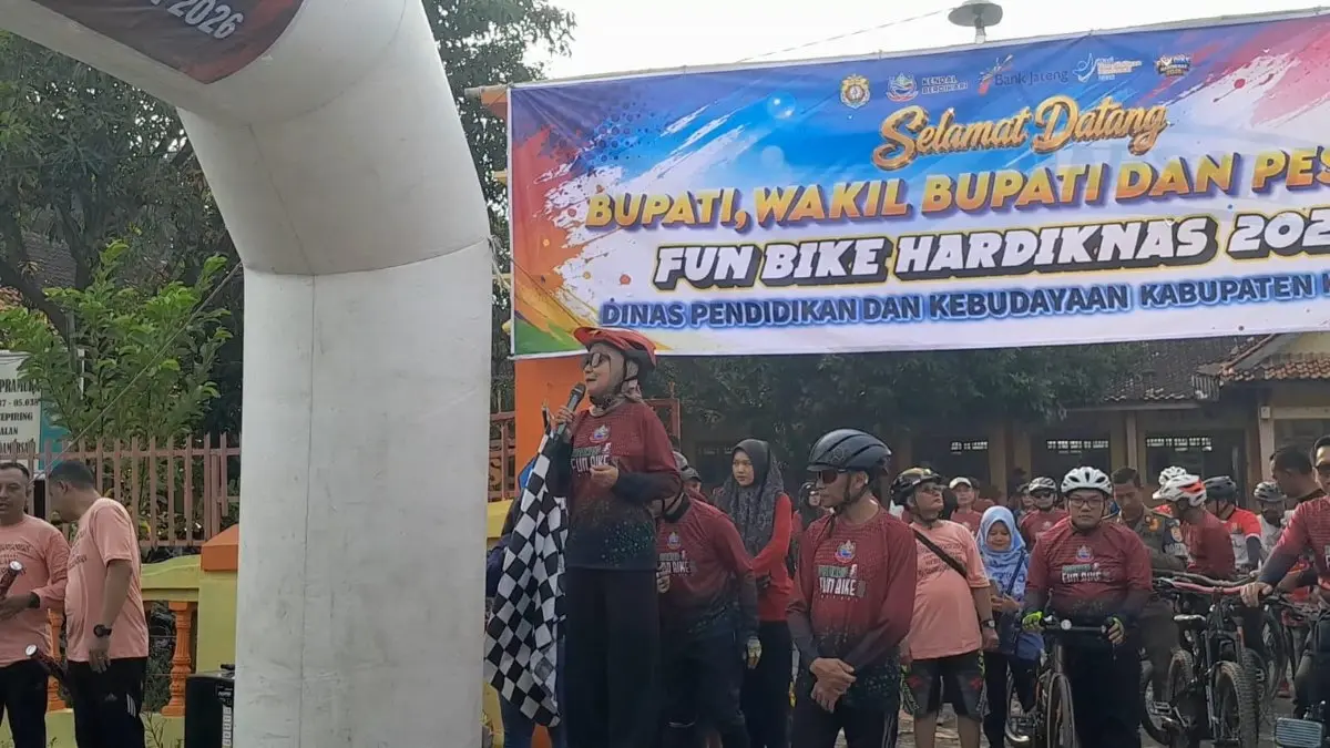 Seru Banget! Ratusan Peserta Ramaikan Fun Bike Hardiknas 2026, Bupati Kendal Pesan Majukan Pendidikan