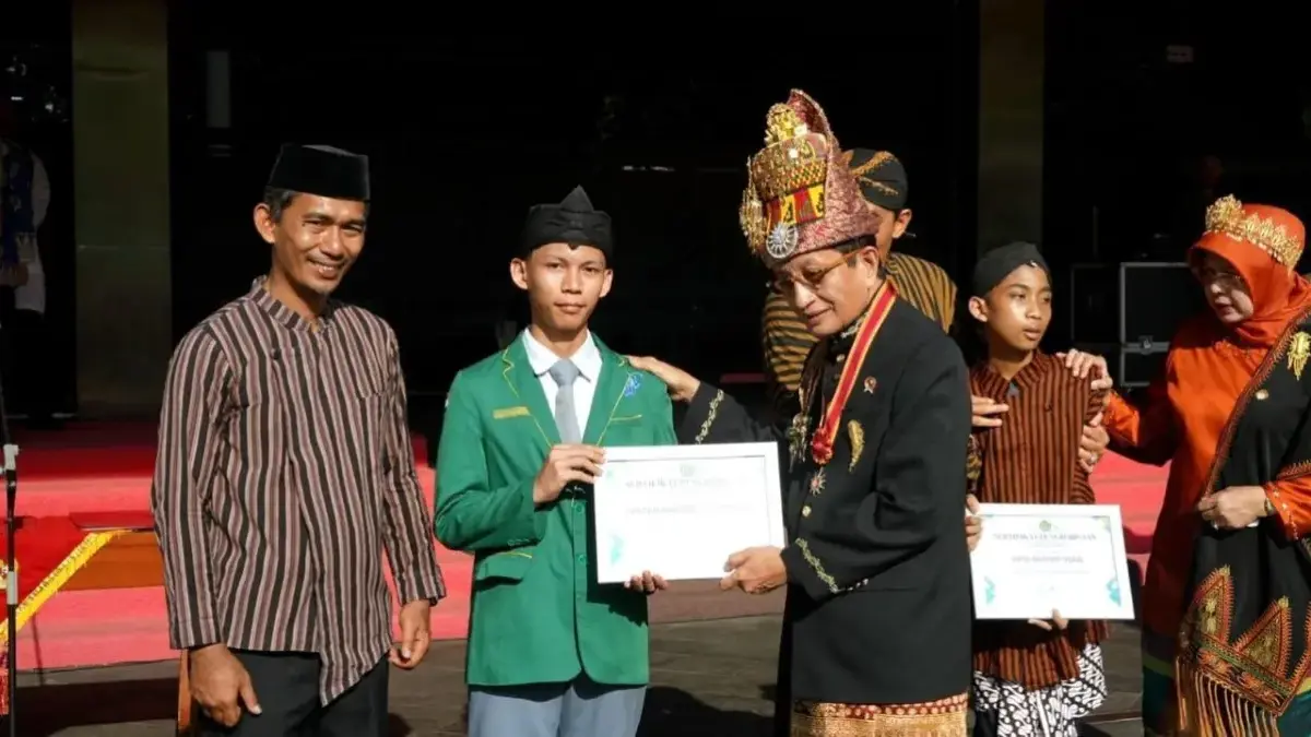 Tembus 24 Kampus Luar Negeri, Siswa MAN IC Pekalongan Valzan Baruna Diapresiasi Kemenag