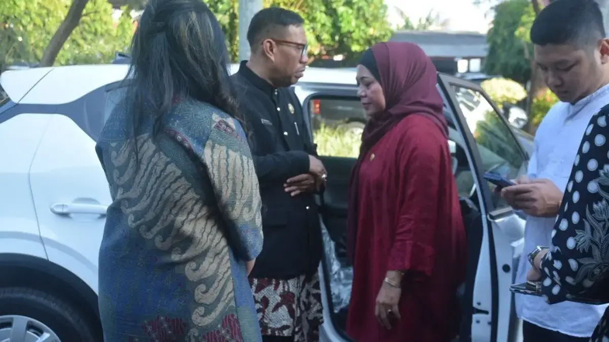 Viral! Wacana Pemkab Batang Beli Mobil Listrik Banjir Kritik, Warga Teriak Minta Jalan Diperbaiki Viral! Wacana Pemkab Batang Beli Mobil Listrik Banjir Kritik, Warga Teriak Minta Jalan Diperbaiki