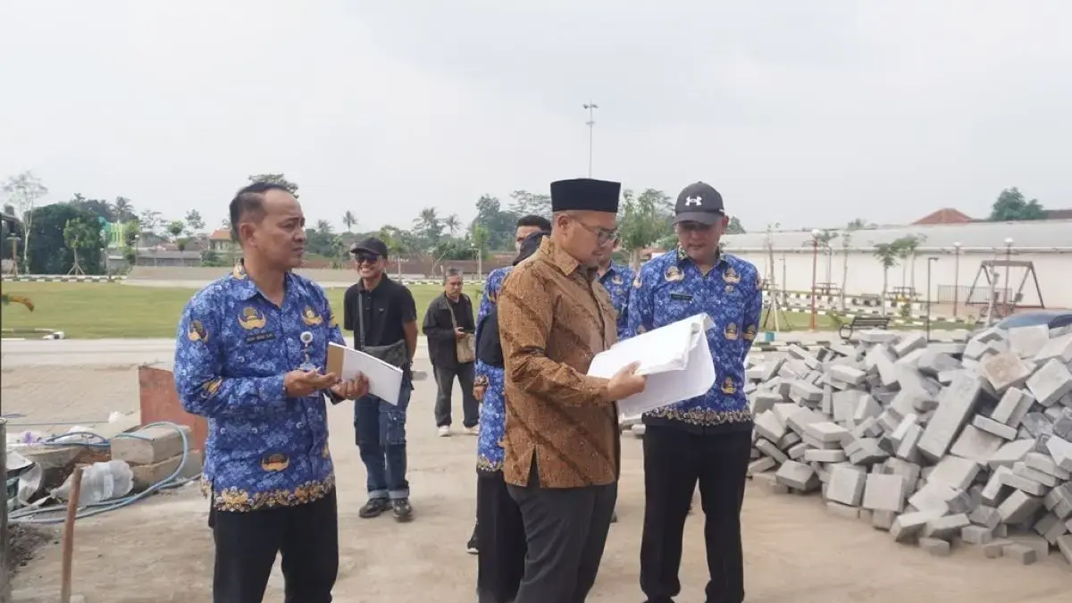 Bupati Faiz Tegaskan RTH dan Fasum Harus Steril Lapak, Pemkab Siapkan Food Court di Bandar Bupati Faiz Tegaskan RTH dan Fasum Harus Steril Lapak, Pemkab Siapkan Food Court di Bandar