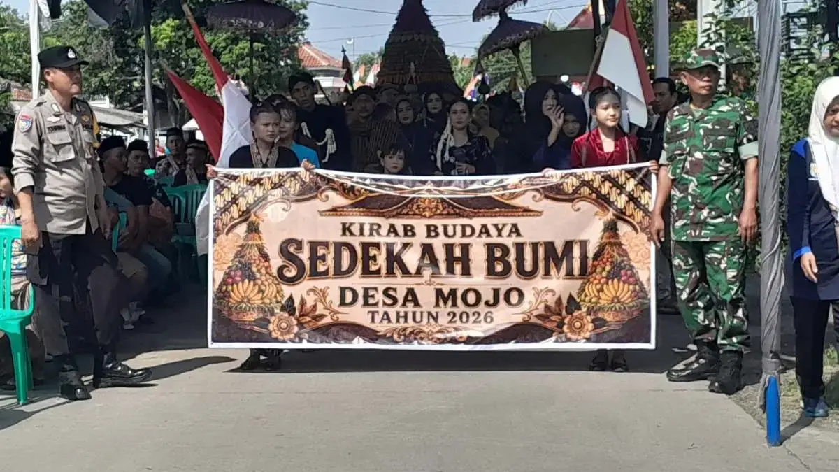 Desa Mojo Kendal Gelar Kirab Budaya dan Sedekah Bumi, Warga Tumpah Ruah Meriahkan