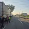 Diduga Mengantuk, Seorang Pedagang Tewas Tabrak Truk Hino yang Parkir di Pantura Batang