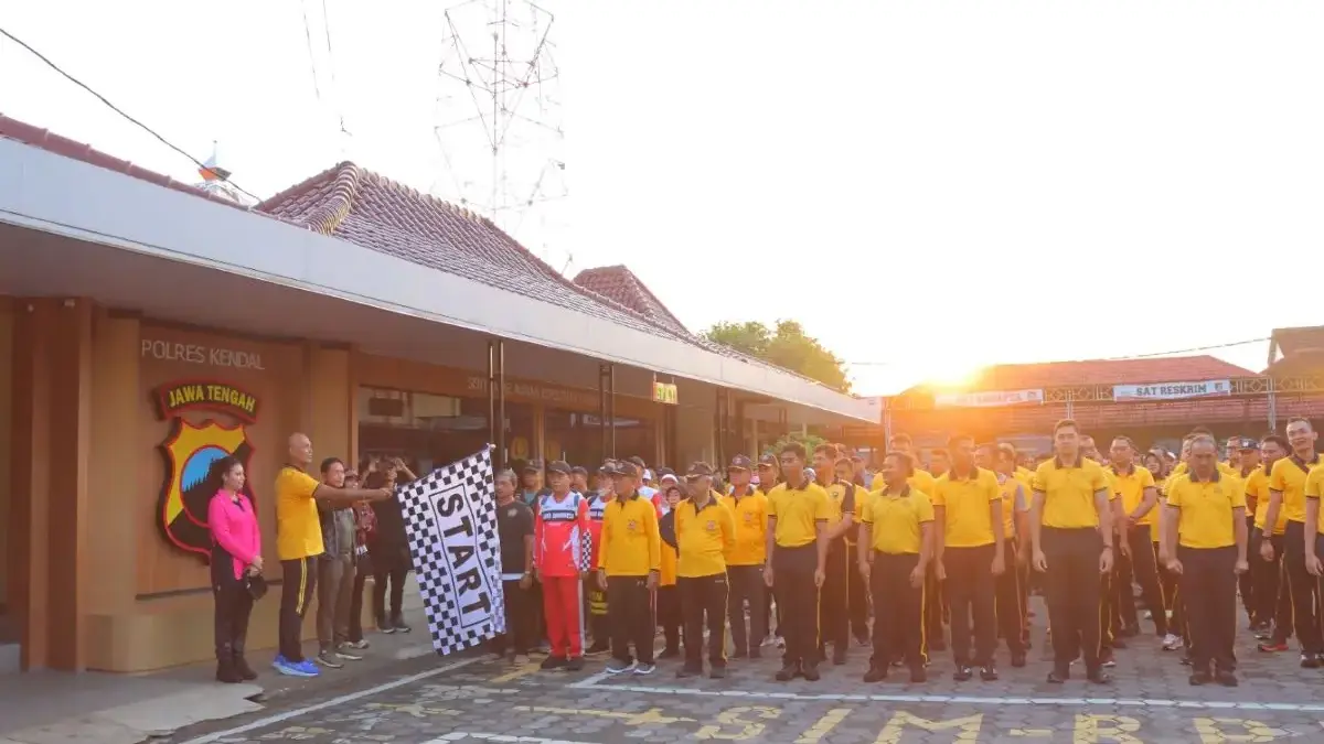 Jalan Sehat dan Pasar Murah Meriahkan HUT Bhayangkara ke-80 Polres Kendal