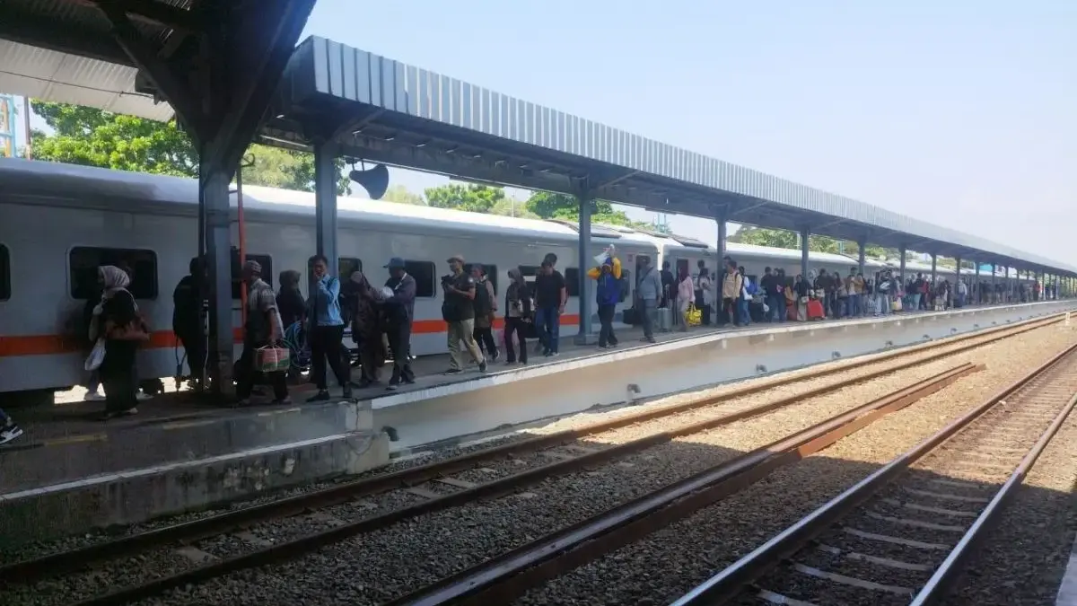 Libur Sekolah, 9.201 Tiket KA Diskon 30 Persen Ludes di Stasiun Pekalongan Libur Sekolah, 9.201 Tiket KA Diskon 30 Persen Ludes di Stasiun Pekalongan