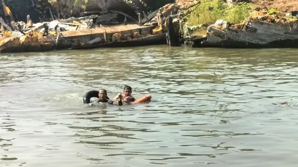 Nelayan Tenggelam di Dermaga Klidang Lor Batang Ditemukan Meninggal Setelah Dua Hari Pencarian Nelayan Tenggelam di Dermaga Klidang Lor Batang Ditemukan Meninggal Setelah Dua Hari Pencarian