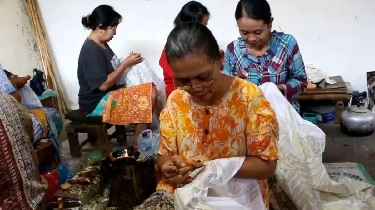 Nilai Tukar Rupiah Melemah, Pengusaha Batik Pekalongan Putar Otak Hadapi Lonjakan Harga Kain Impor Nilai Tukar Rupiah Melemah, Pengusaha Batik Pekalongan Putar Otak Hadapi Lonjakan Harga Kain Impor