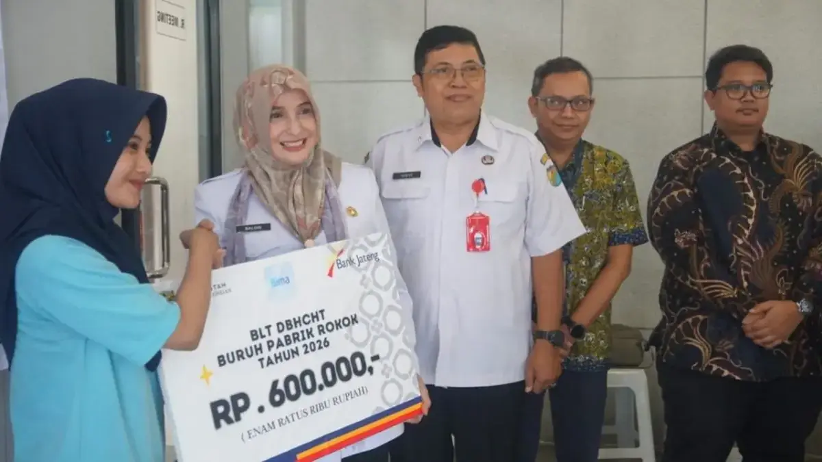 Pemkot Pekalongan Salurkan BLT DBHCHT bagi 500 Buruh Pabrik Rokok, Bantu Kebutuhan Pokok dan Pendidikan