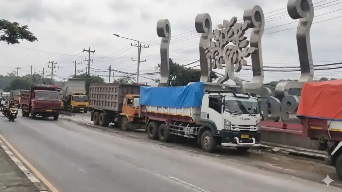 Picu Kemacetan Pantura, Bupati Kendal Geram dan Instruksikan Tindak Tegas Parkir Truk Liar di Perbatasan Picu Kemacetan Pantura, Bupati Kendal Geram dan Instruksikan Tindak Tegas Parkir Truk Liar di Perbatasan