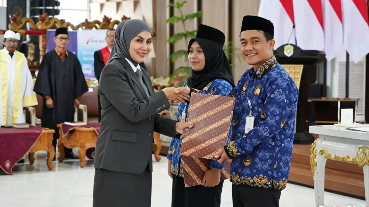Resmi Terima SK! Bupati Tika Lantik 569 PNS Baru Kendal dan Beri Peringatan Keras Soal Janji Moral