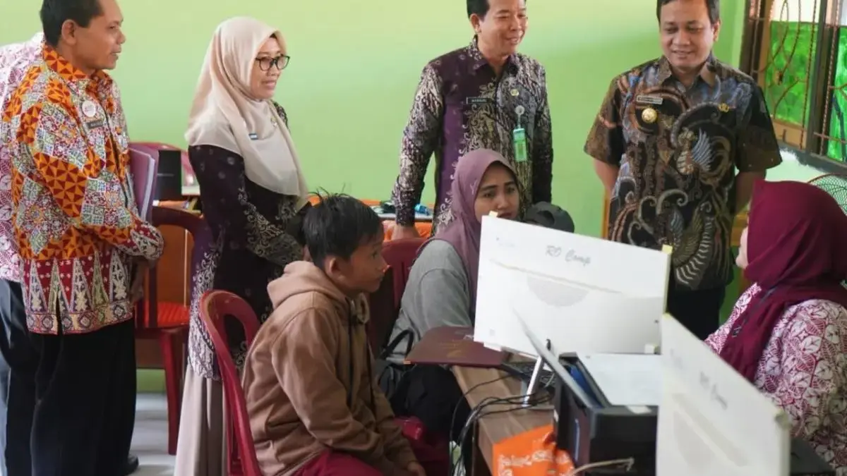 Wali Kota Pekalongan Tinjau SPMB Hari Keempat, Kondusif & Siswa Raih Nilai Sempurna
