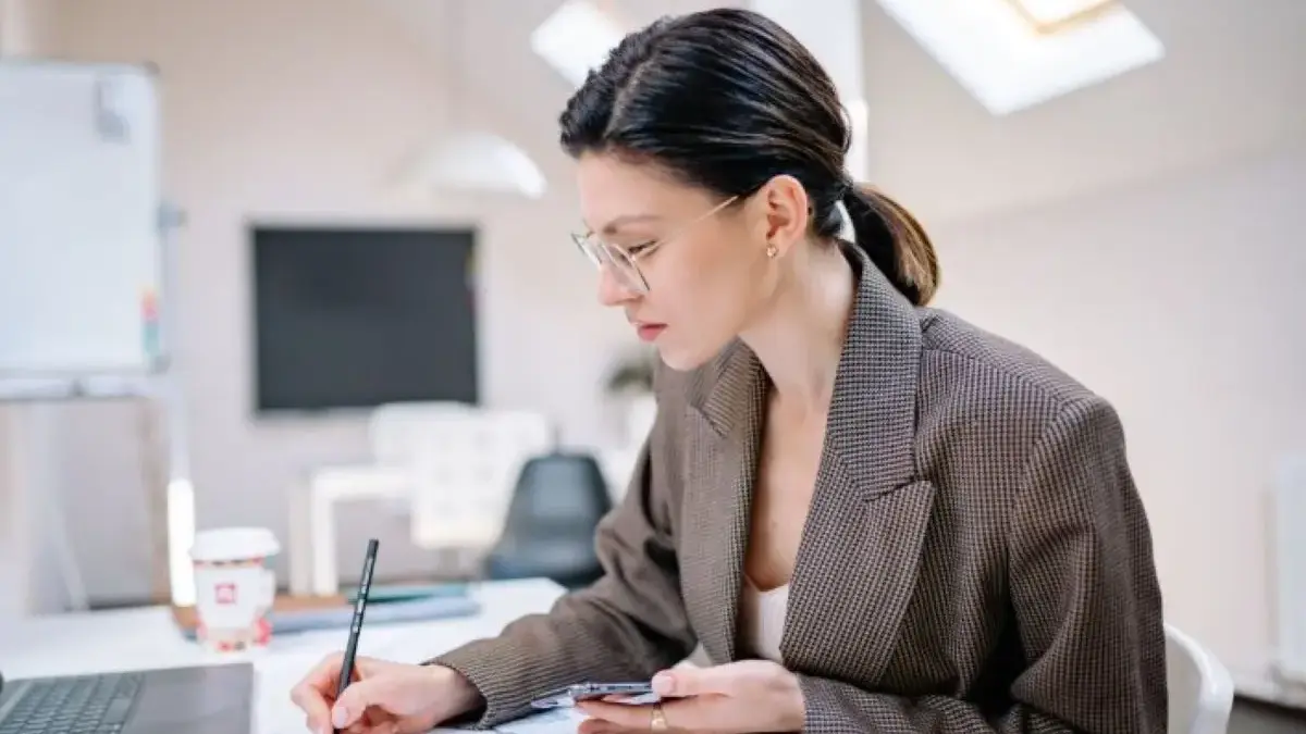 Tetap Beruntung! Ramalan Keuangan Zodiak Sabtu 13 Juni 2026 untuk Leo, Virgo, Libra, dan Scorpio Ramalan Keuangan Zodiak Sabtu 13 Juni 2026