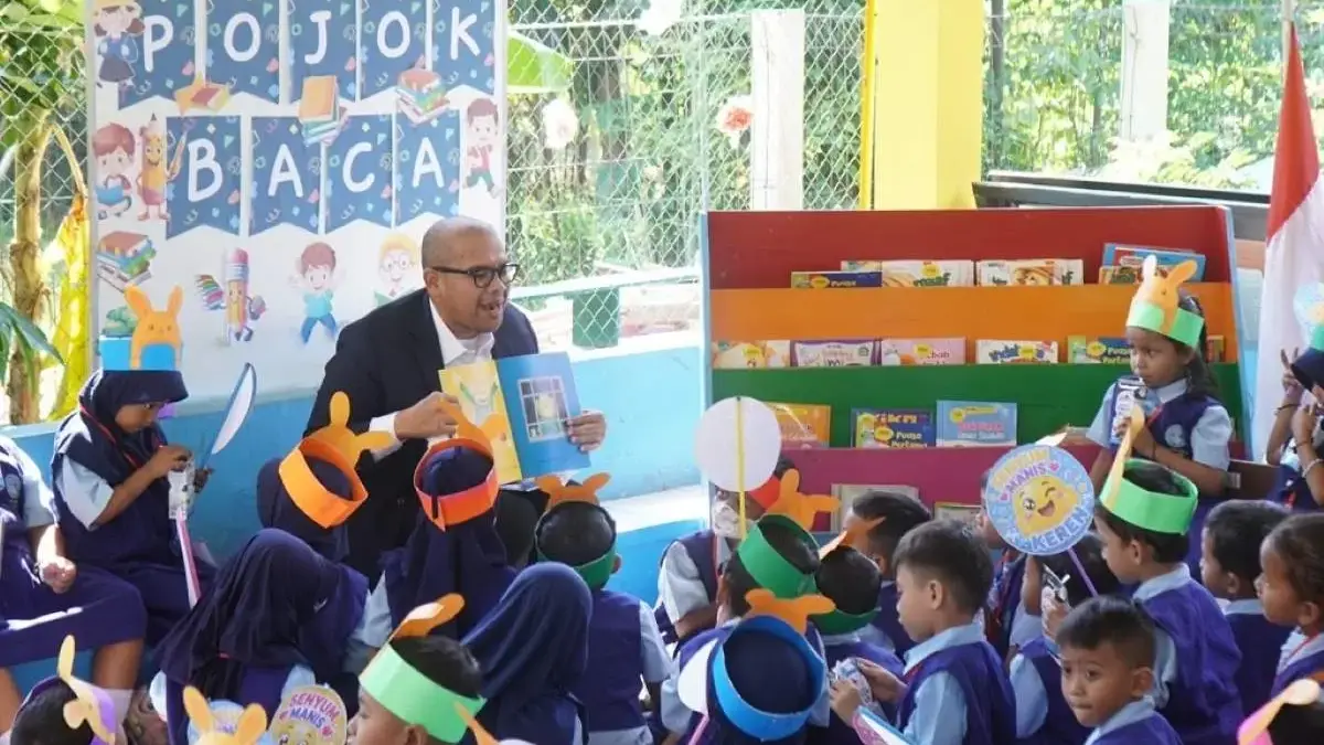 Bupati Batang Luncurkan Sak Minggu Sak Buku, Bangun Budaya Literasi Sejak Dini Bupati Batang Luncurkan Sak Minggu Sak Buku, Bangun Budaya Literasi Sejak Dini